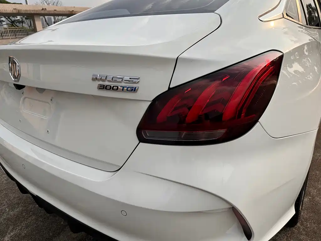 MG MG5 — миниатюра 12