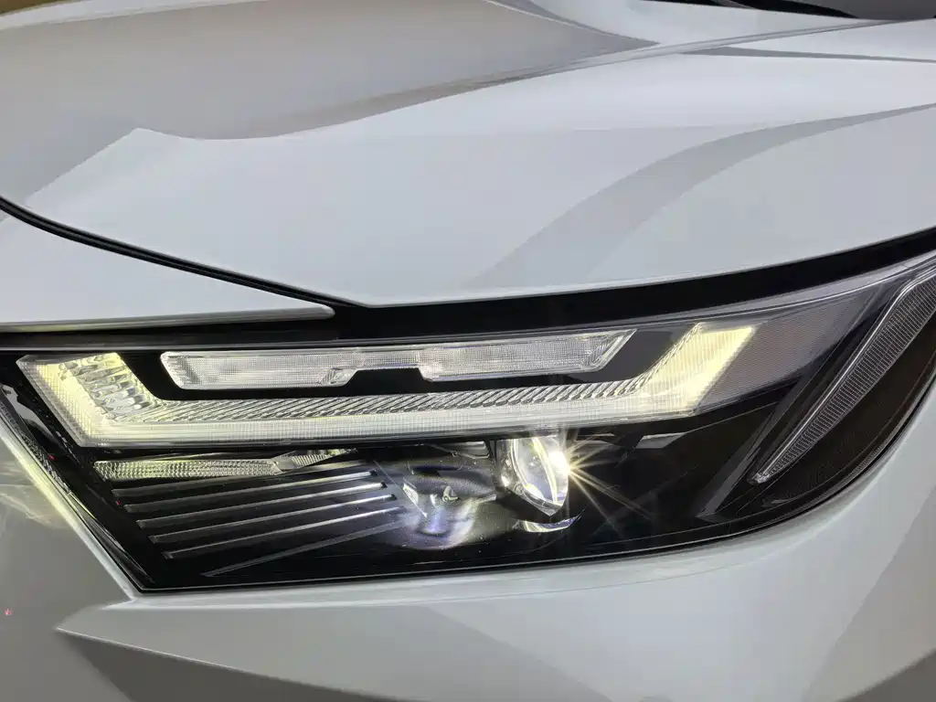 Toyota RAV4 — миниатюра 20