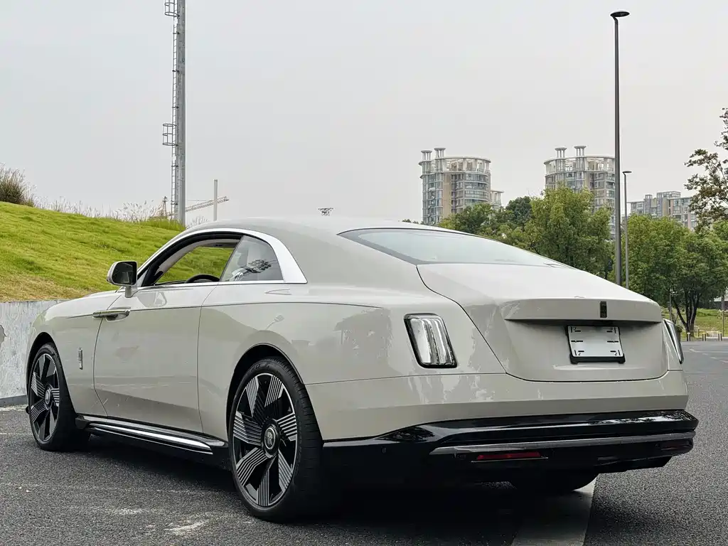 Rolls-Royce Phantom — миниатюра 12