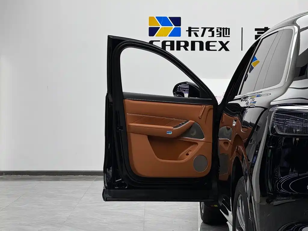 Aito M8 2025 Max+ 53.4kWh 5 мест (192 ）