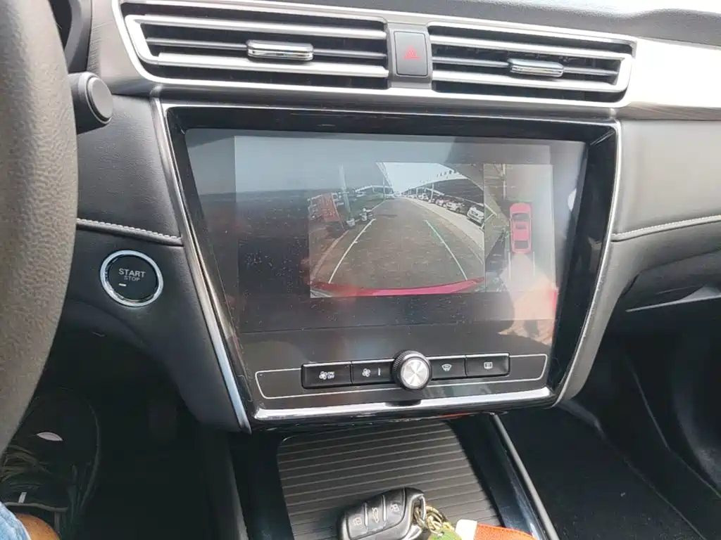 Roewe i5 — миниатюра 13