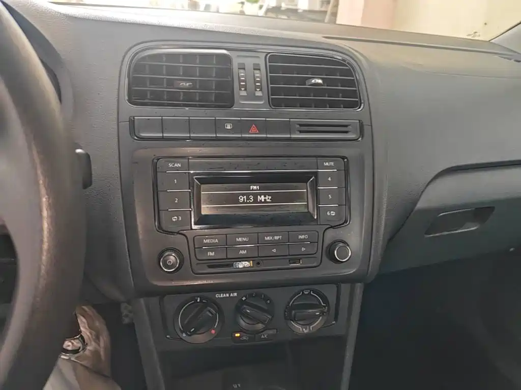 Volkswagen Polo — миниатюра 13