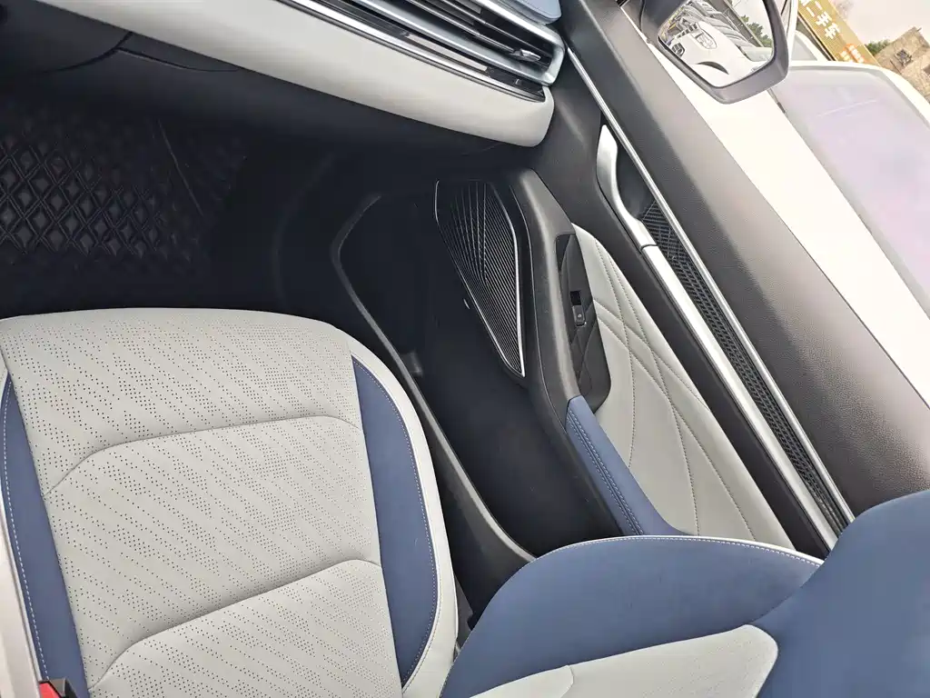 Geely Emgrand — миниатюра 8