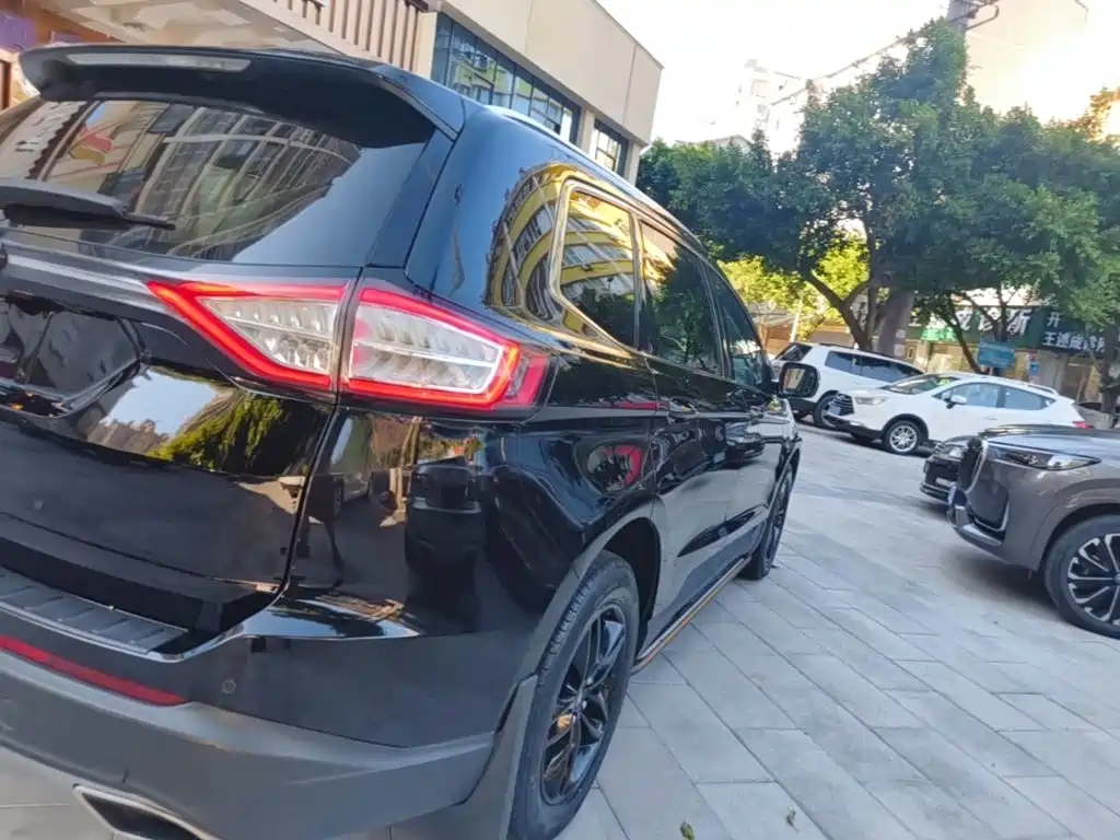 Ford Edge — миниатюра 8