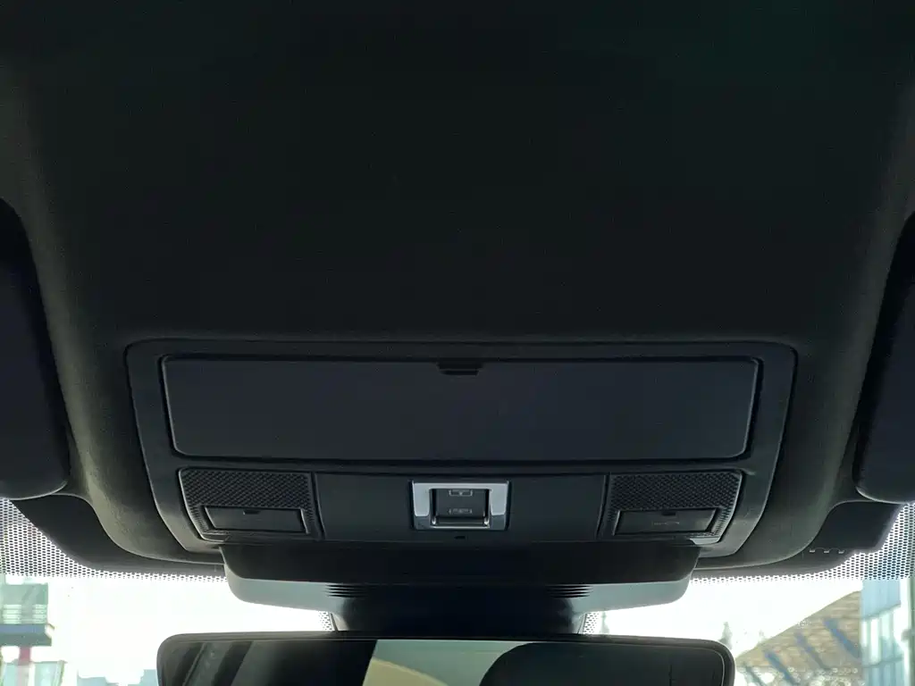 LAND ROVER DISCOVER NEW ENERGY SOURCES FOR SPORTS