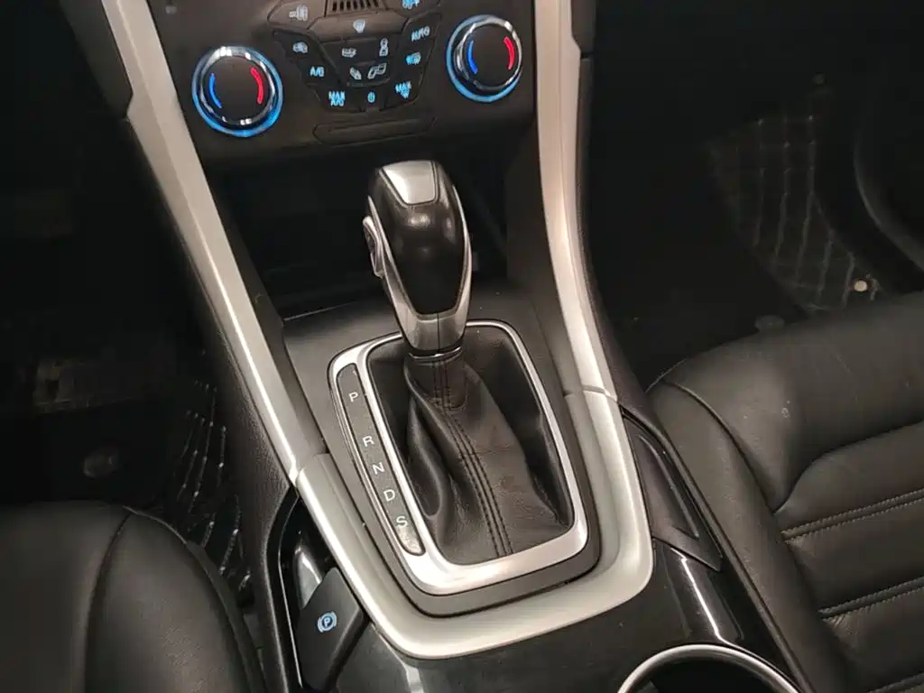 Ford Mondeo — миниатюра 14