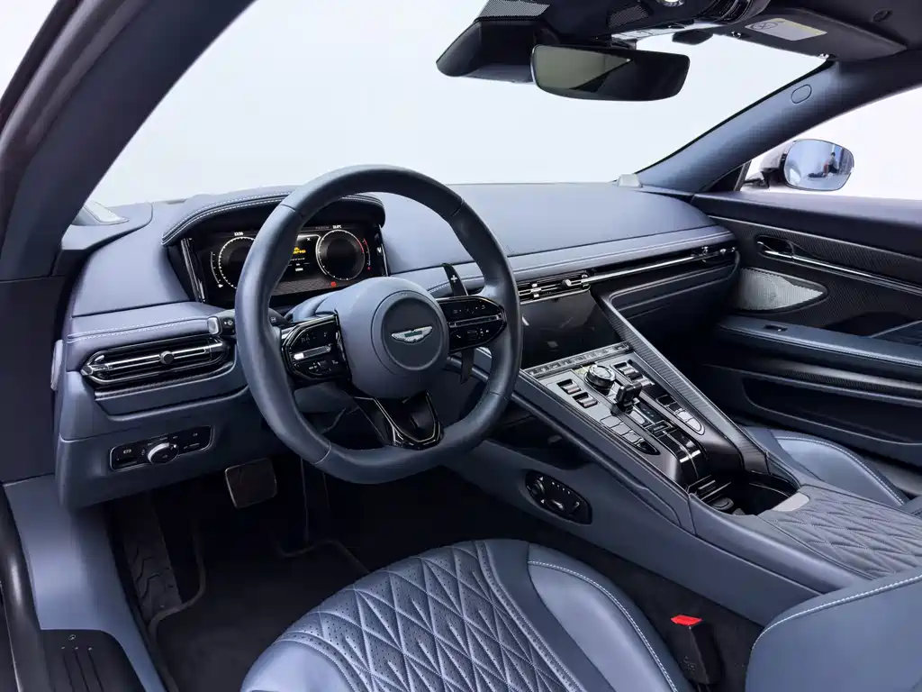 Aston Martin DB12 — миниатюра 20