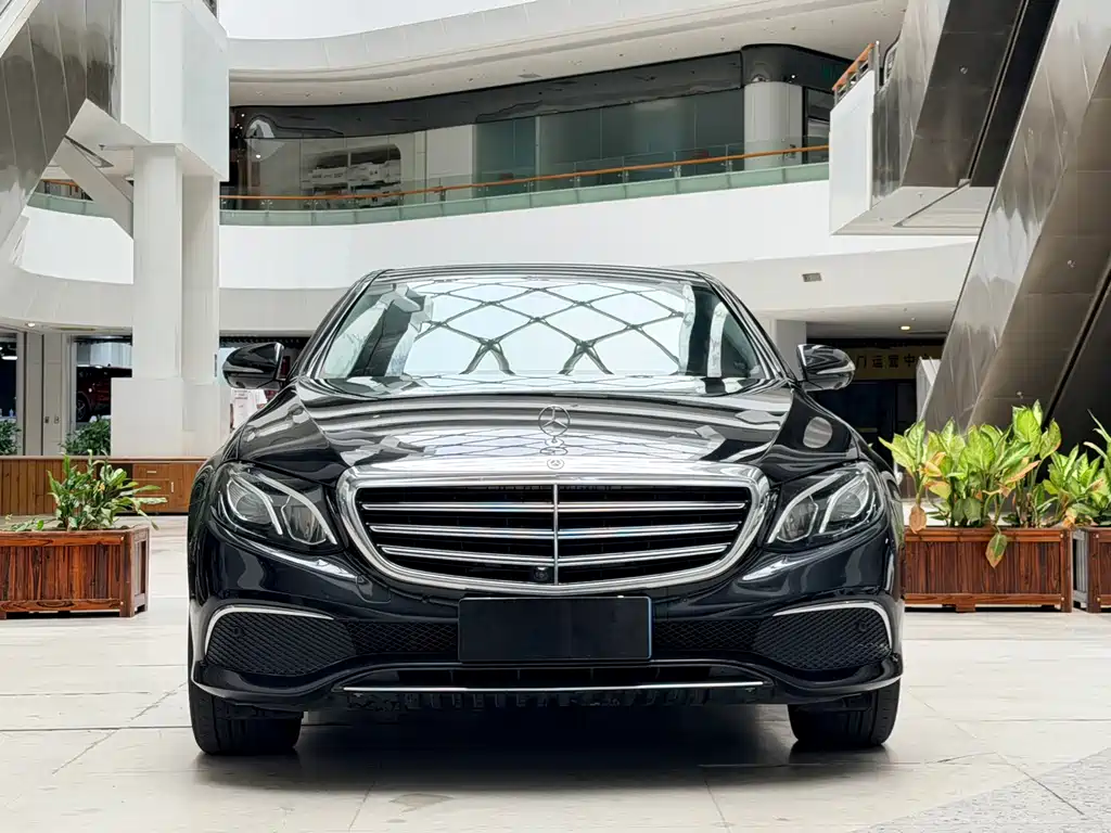 Mercedes-Benz E-Class — миниатюра 2