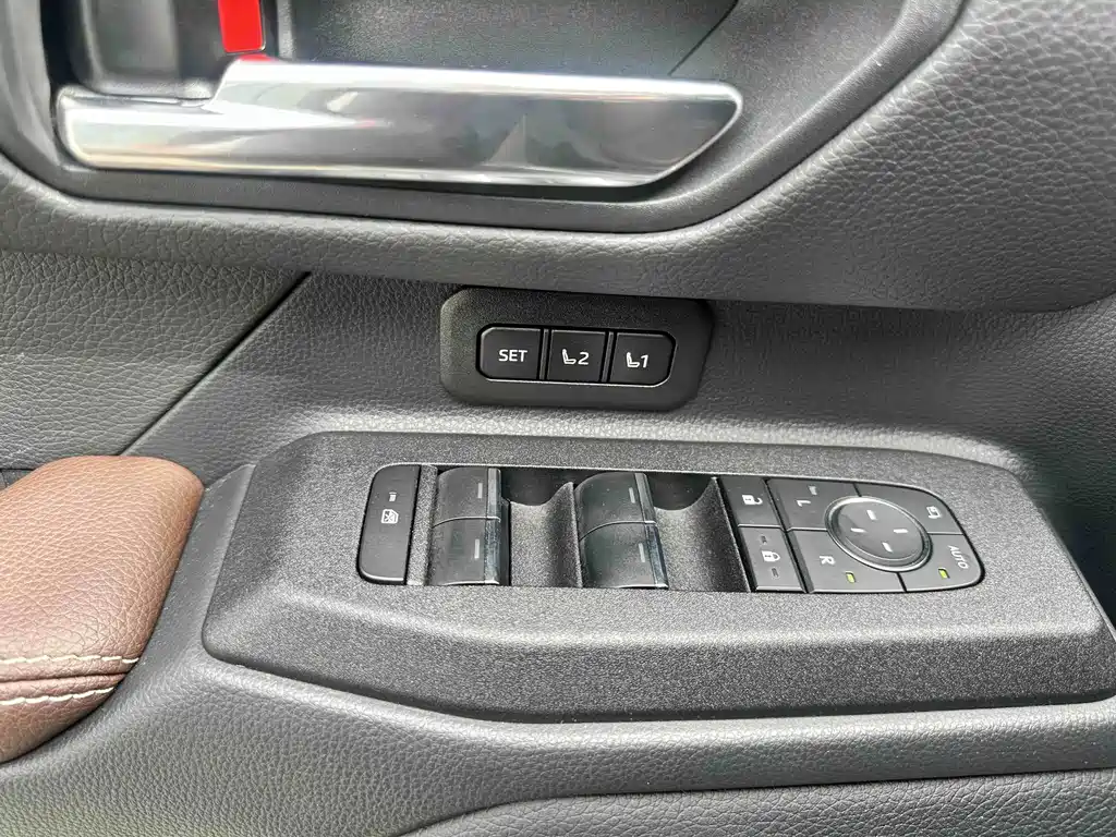 Toyota Prado — миниатюра 24
