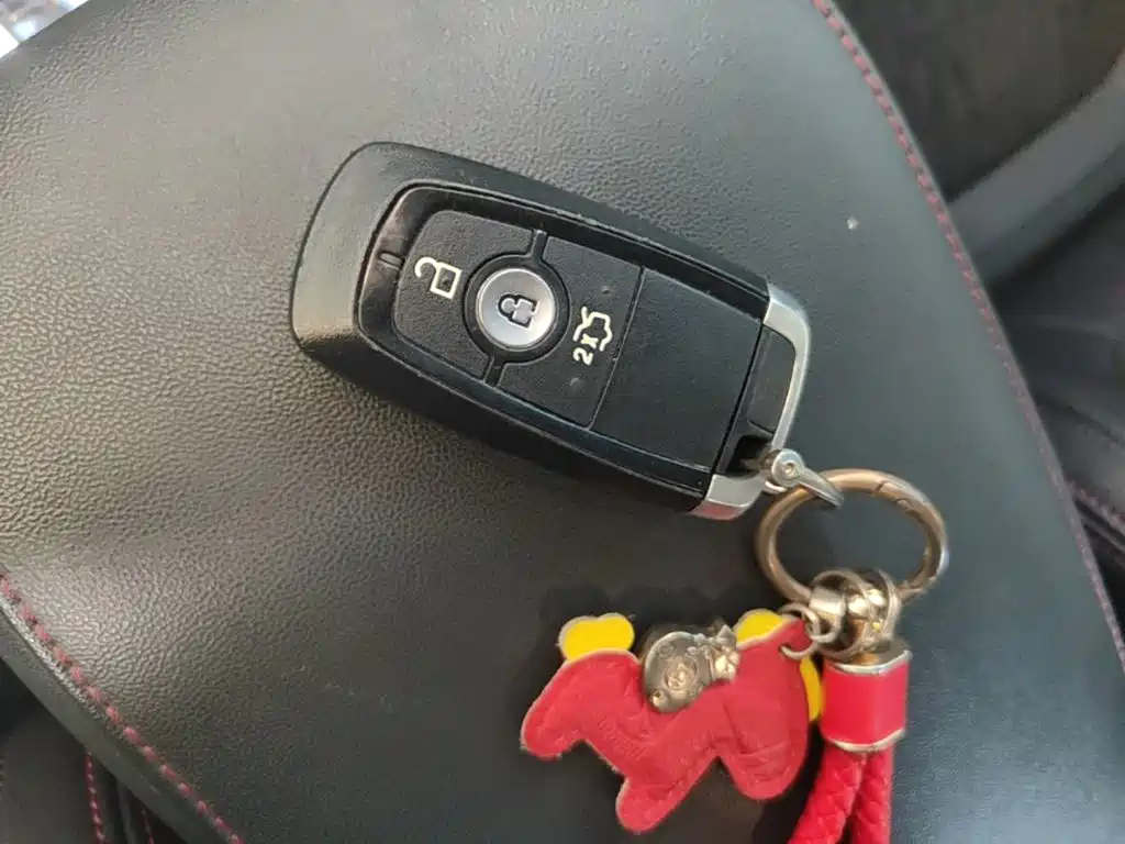 Ford Mondeo — миниатюра 9