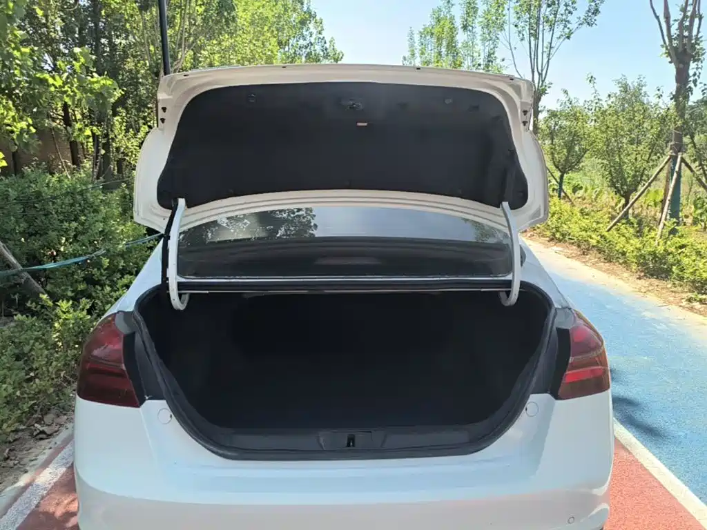Geely Emgrand — миниатюра 19