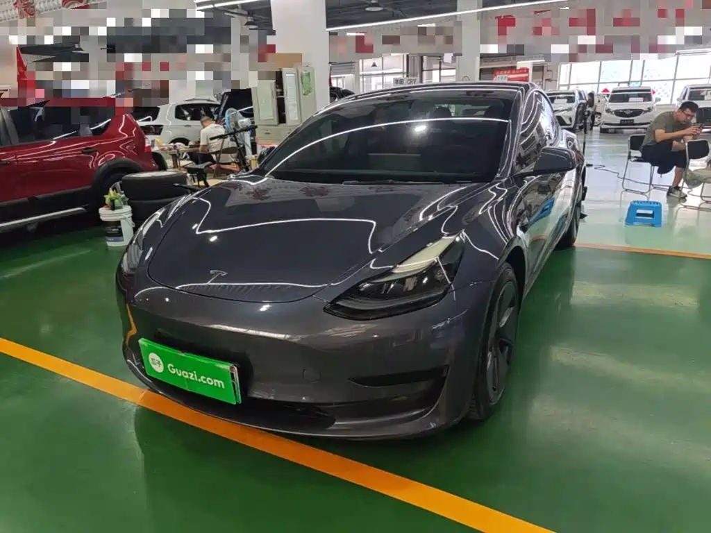 Tesla Model 3 — миниатюра 2