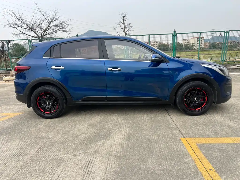KIA KX CROSS