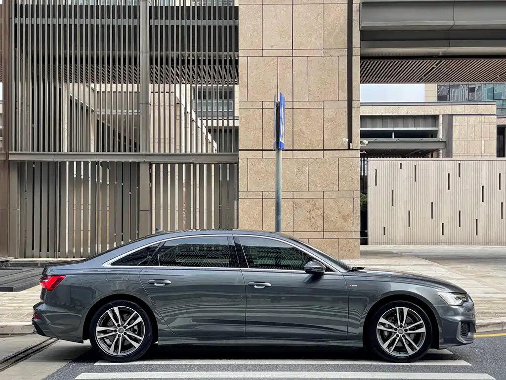 Audi A6L — миниатюра 6