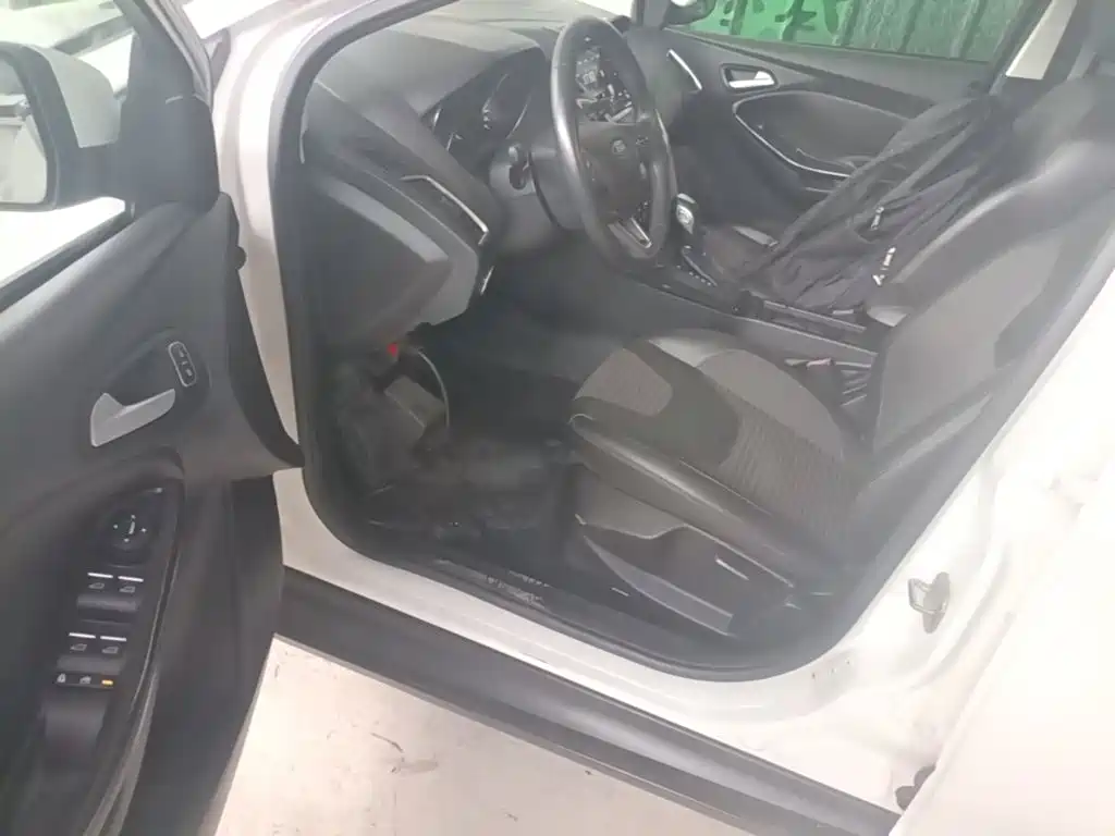Ford Focus — миниатюра 16