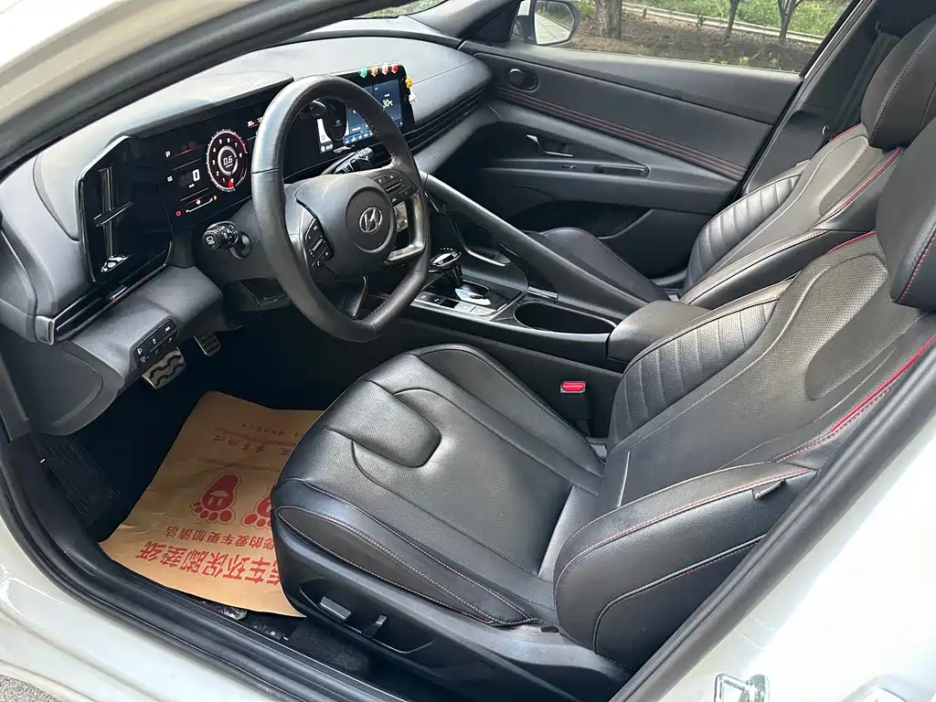 Hyundai Elantra — миниатюра 6