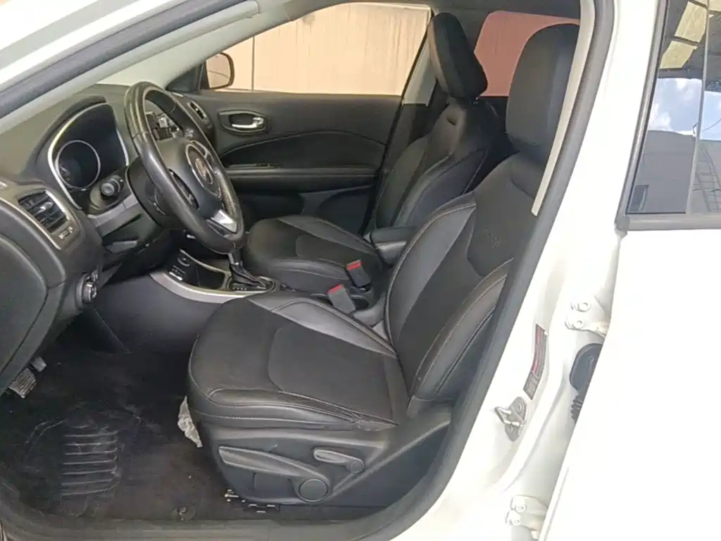 Jeep Compass — миниатюра 15