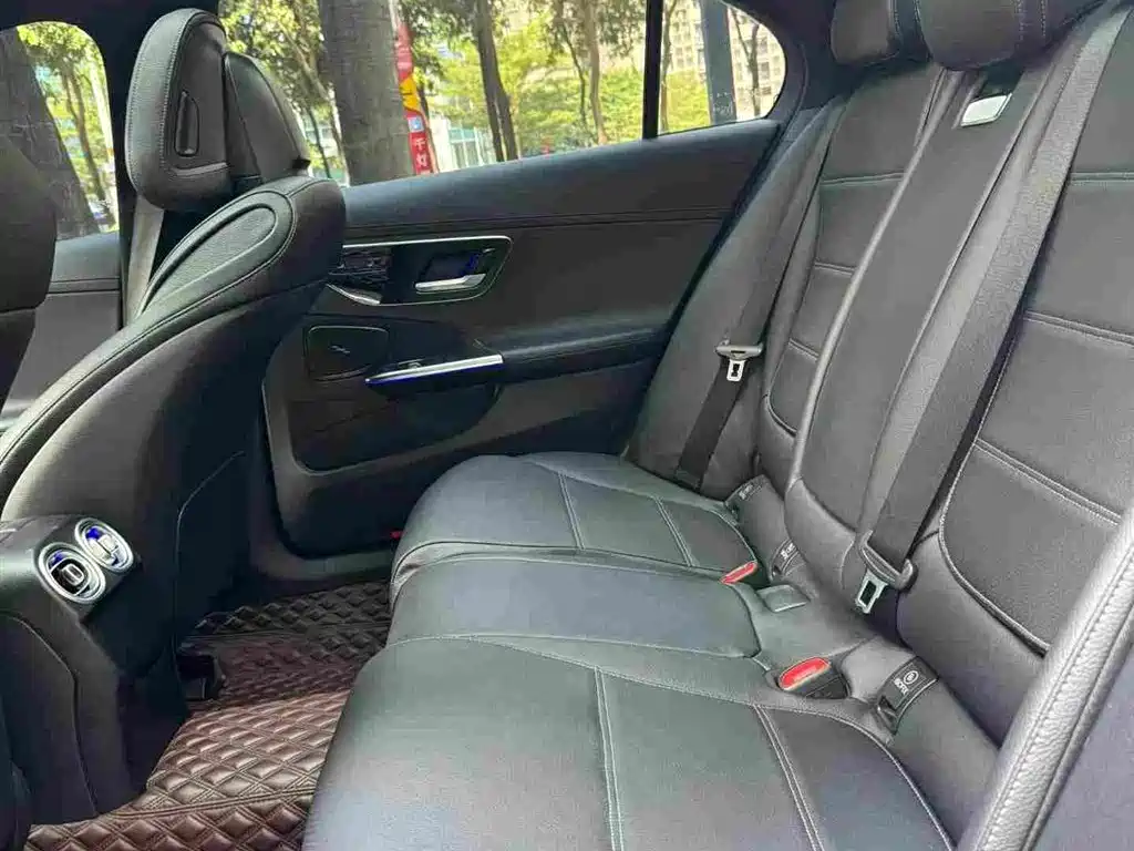 Mercedes-Benz C-Class — миниатюра 10