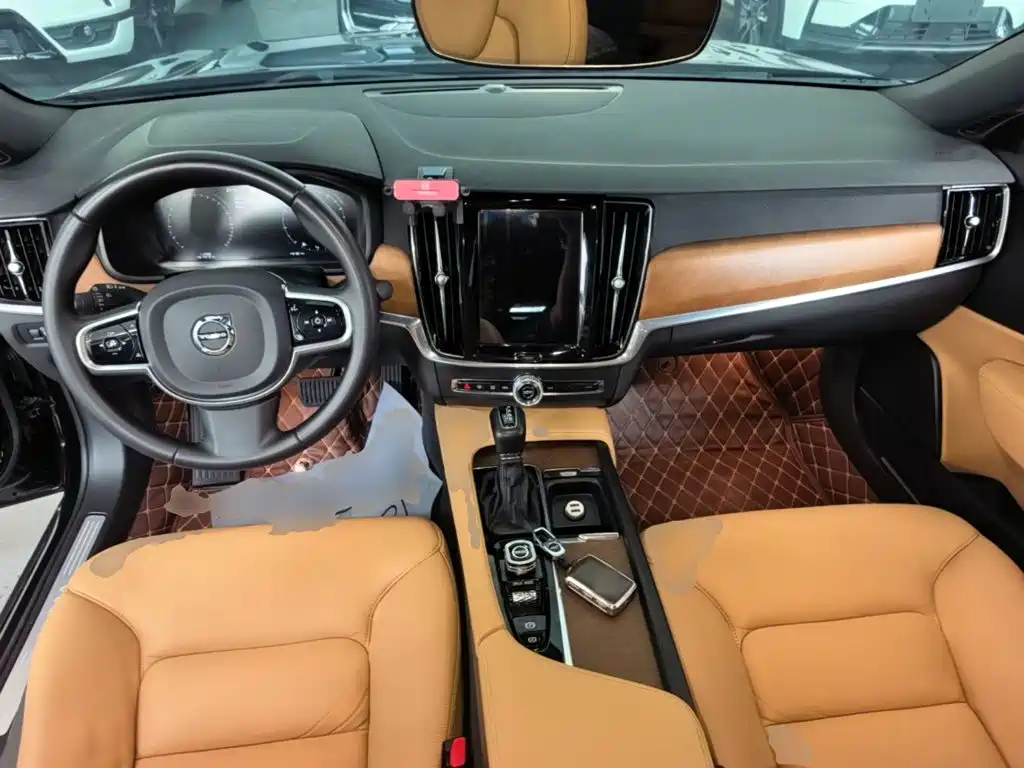 Volvo S90 — миниатюра 10