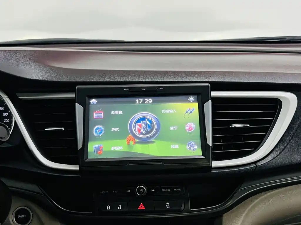 Buick Excelle — миниатюра 10