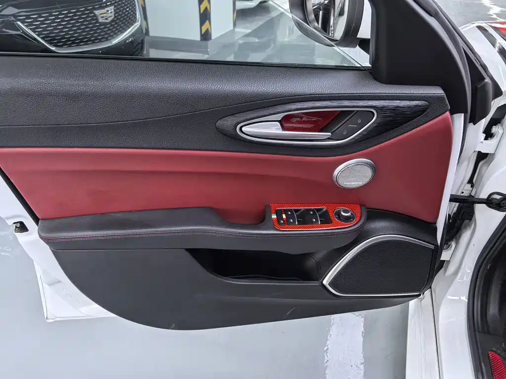 Alfa Romeo Giulia — миниатюра 5