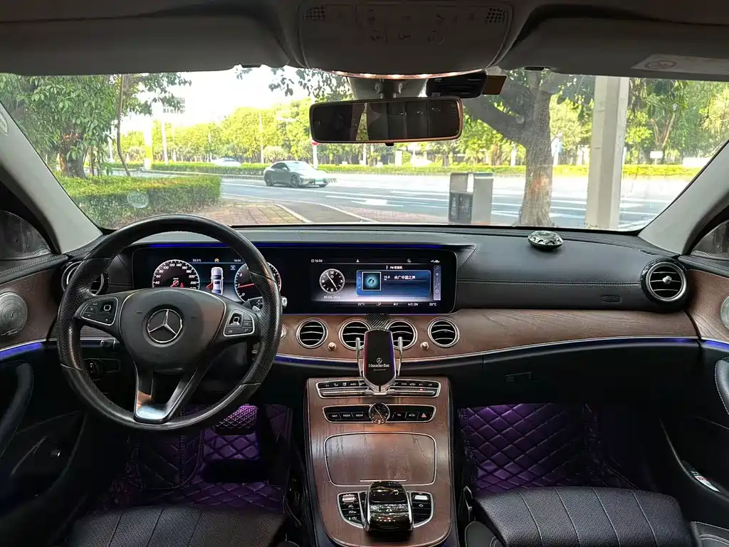 Mercedes-Benz E-Class — миниатюра 9