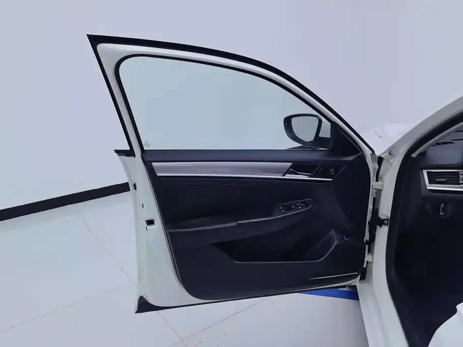 Volkswagen Bora — миниатюра 7
