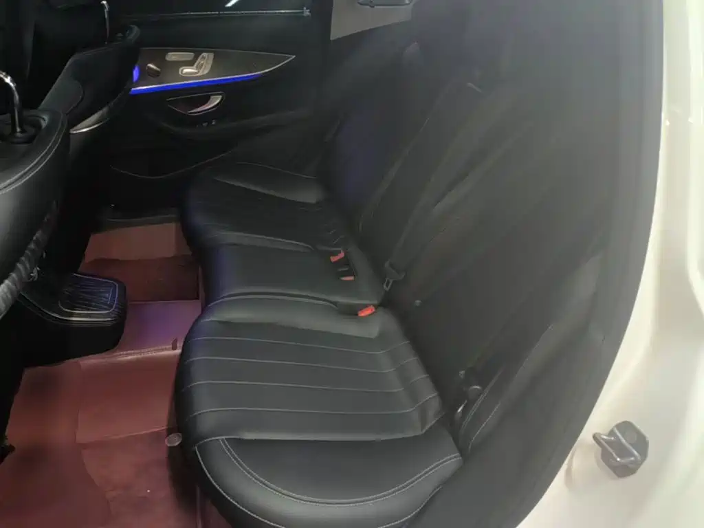 Mercedes-Benz E-Class — миниатюра 17