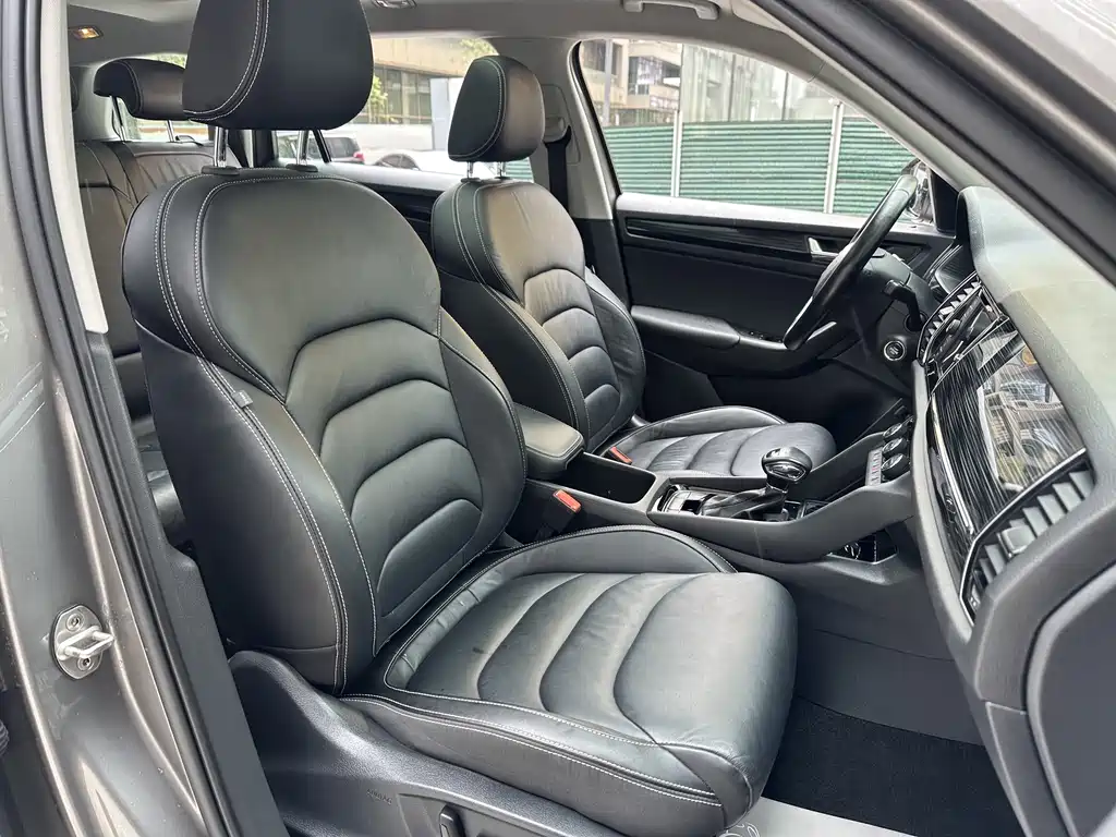Skoda Kodiaq 2019 TSI330 7 мест Luxury VI