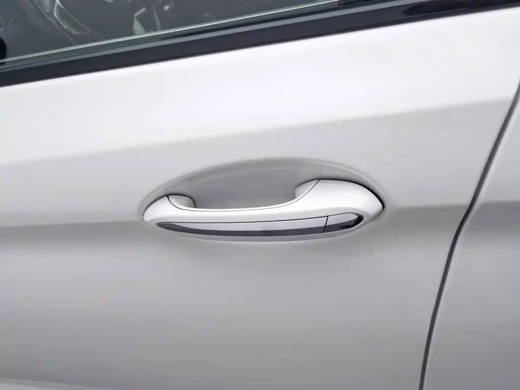 BMW 5 Series — миниатюра 18