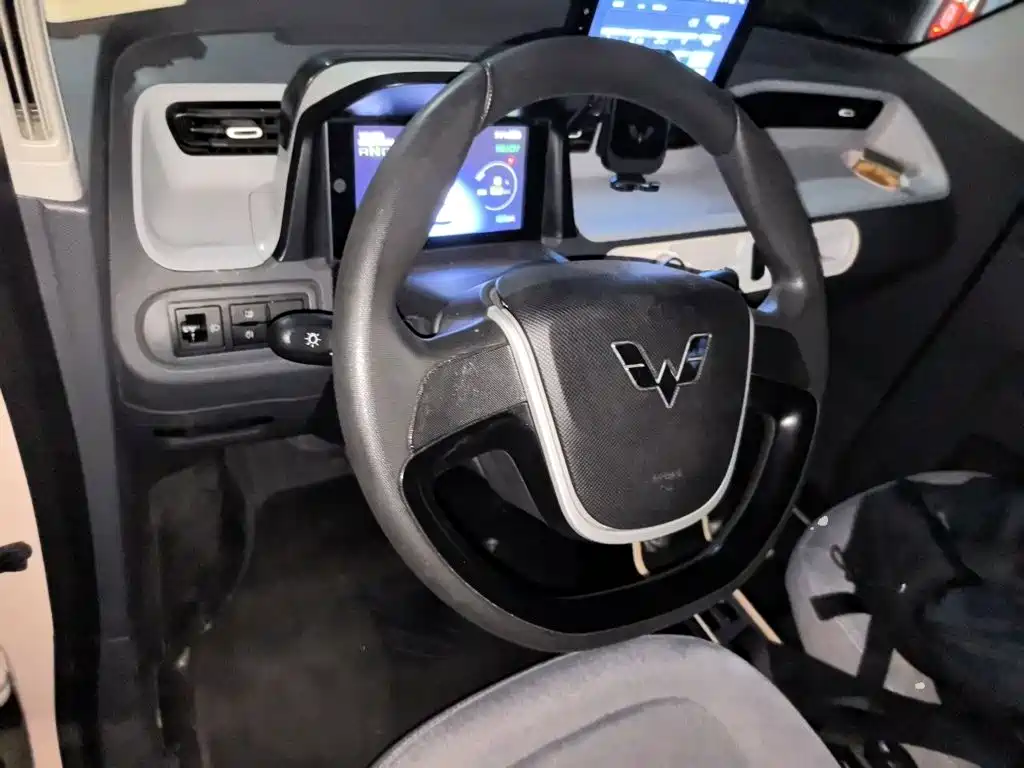 Wuling MINIEV — миниатюра 6