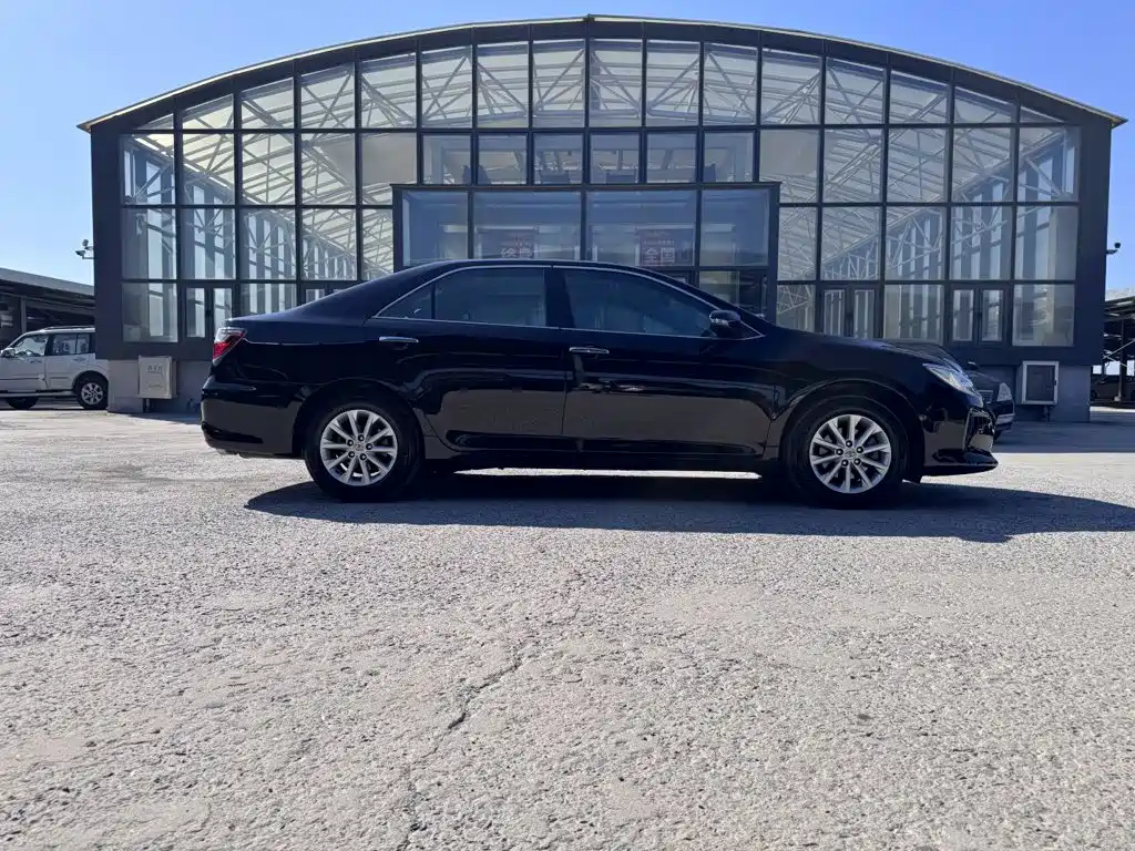 Toyota Camry — миниатюра 7