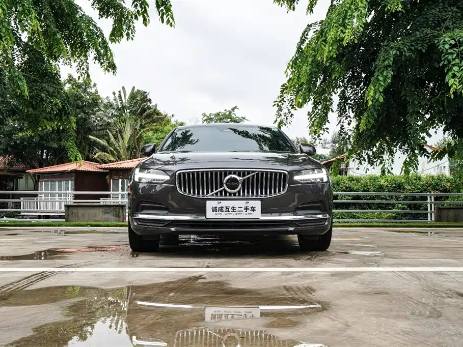 Volvo S90 2022 B5 Smart Vision Luxury Edition