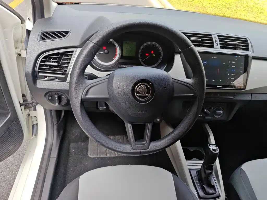 Skoda Fabia — миниатюра 20