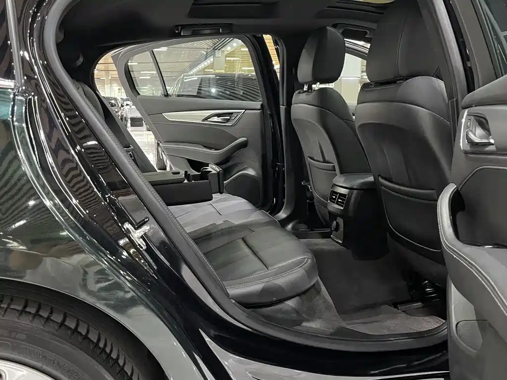 Cadillac CT5 — миниатюра 6
