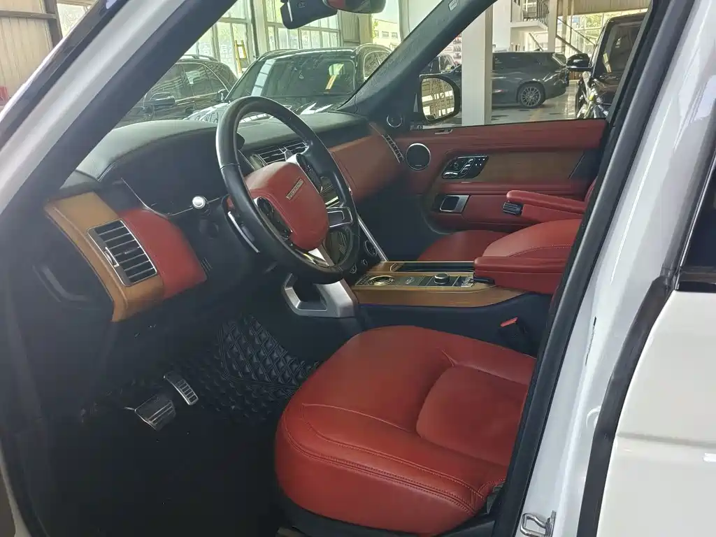 Land Rover Range Rover — миниатюра 6