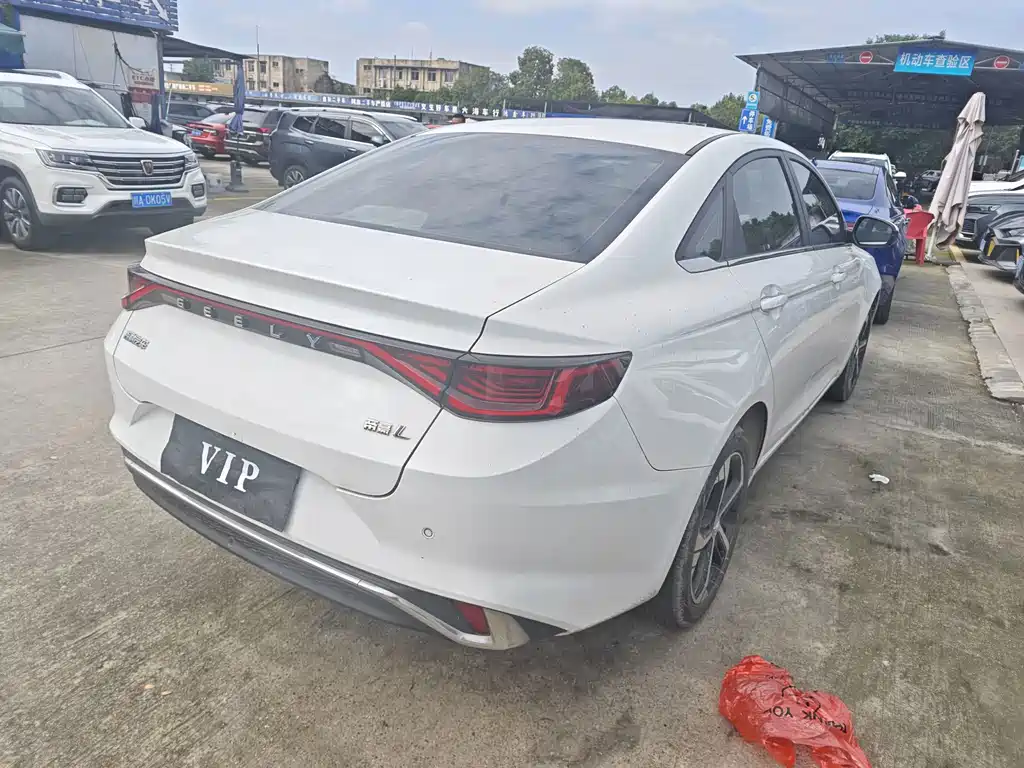 Geely Emgrand L — миниатюра 11