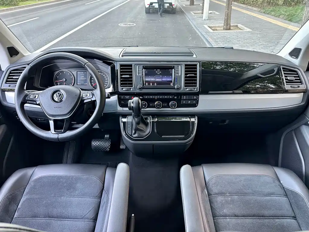 Volkswagen Multivan — миниатюра 7