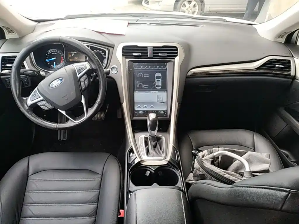Ford Mondeo — миниатюра 10