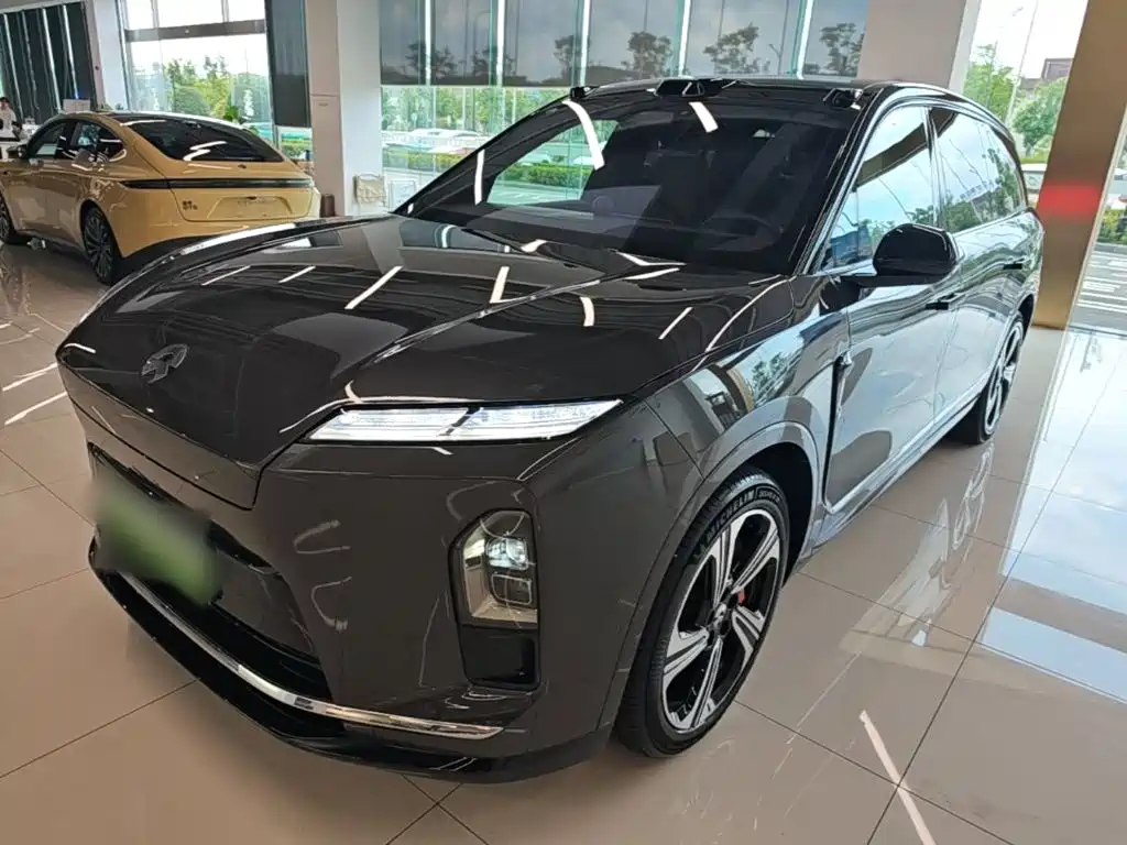 NIO ES8