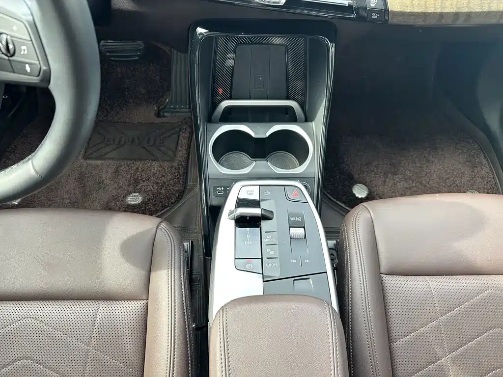 BMW iX1 — миниатюра 15