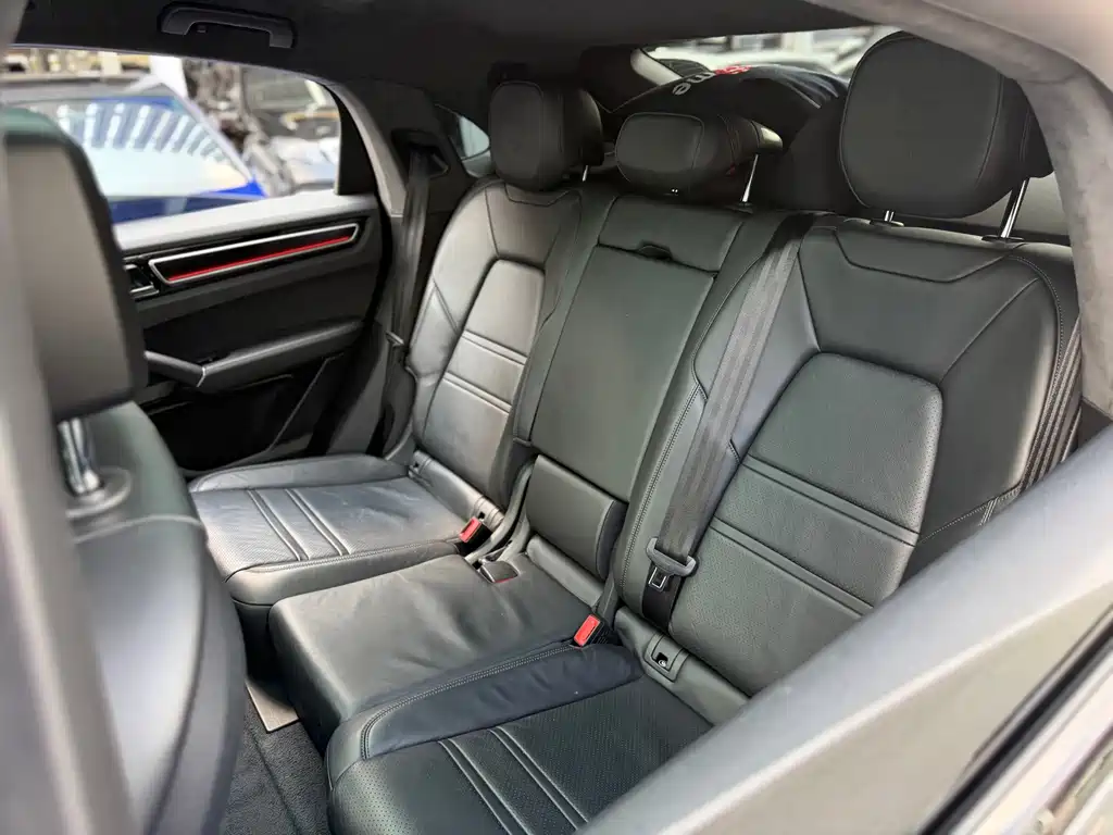 Porsche Cayenne — миниатюра 28