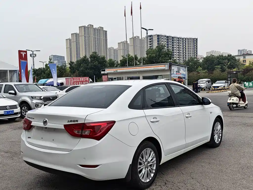 Buick Excelle — миниатюра 7
