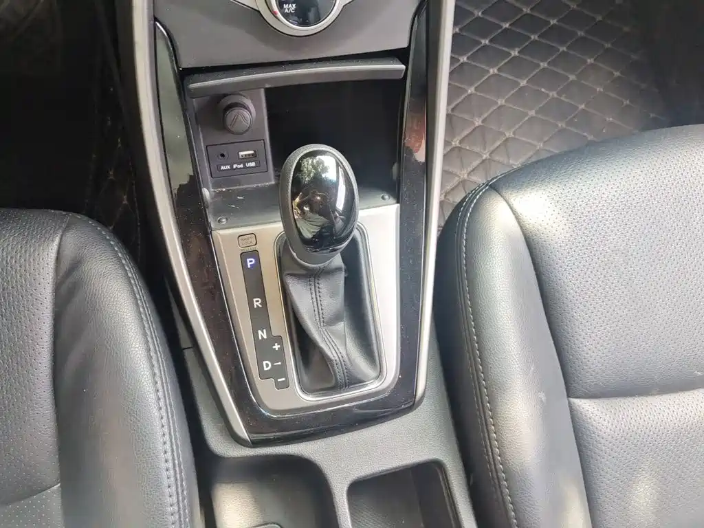 Hyundai Elantra Langdong — миниатюра 10