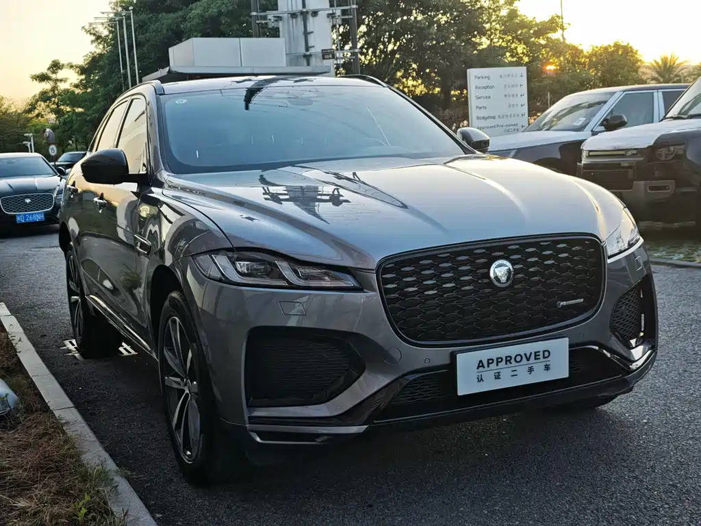 Jaguar F-PACE — миниатюра 3