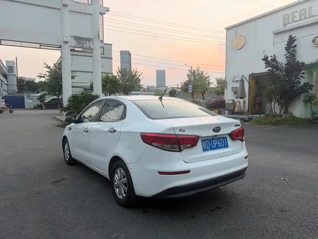 Kia K2 — миниатюра 6