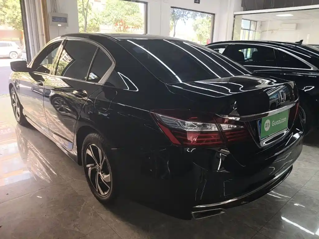 Honda Accord — миниатюра 5