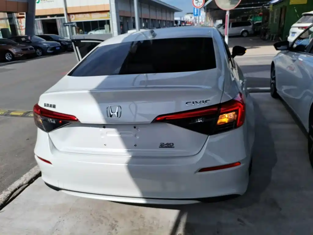 Honda Civic — миниатюра 6