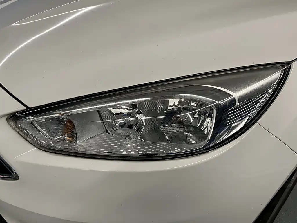 Ford Focus — миниатюра 4