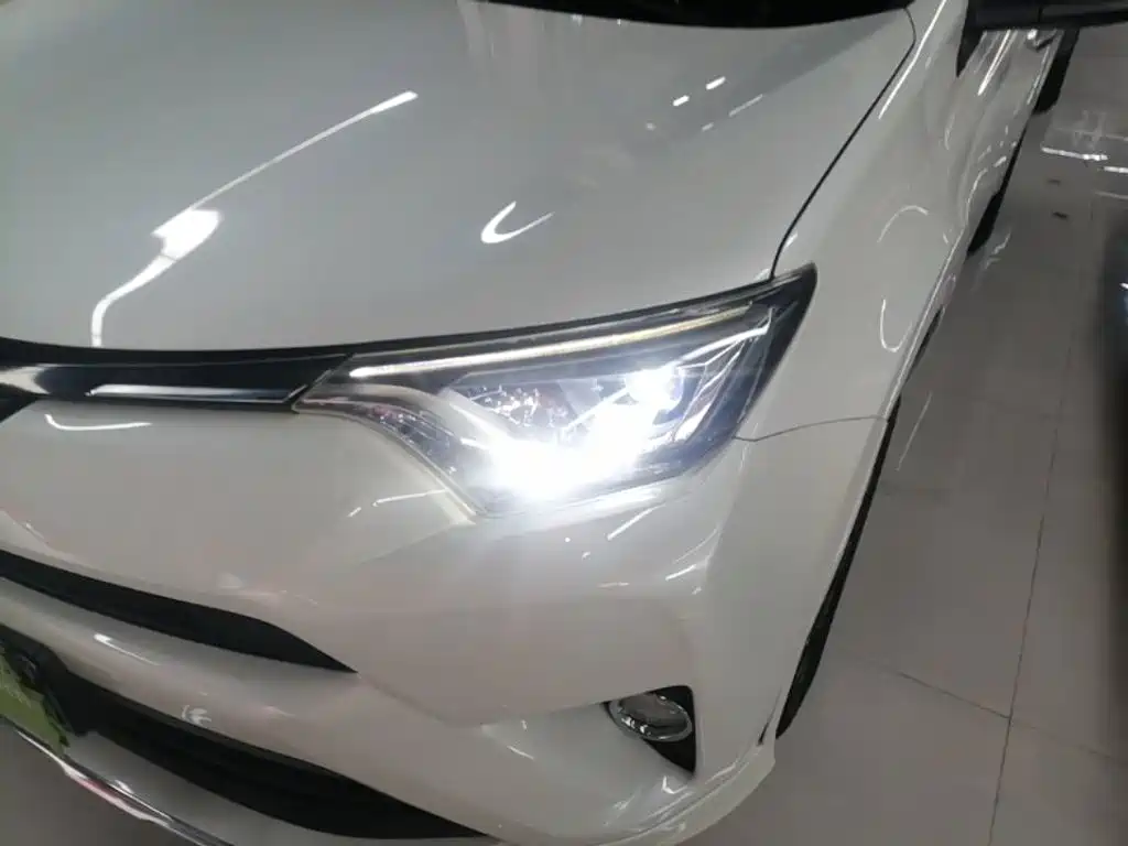 Toyota RAV4 — миниатюра 24
